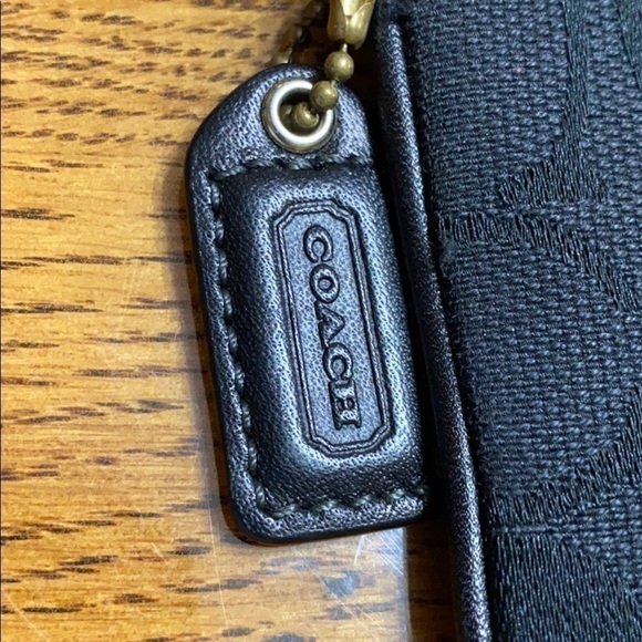 Coach Wristlet CUTE! - Picture 3 of 6